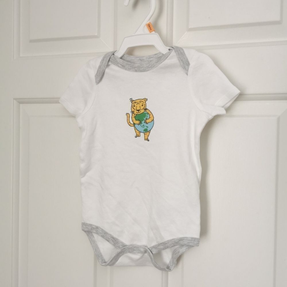 2/$15 Art & Eden organic cotton onesie 6 m
